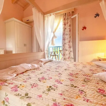 Aroggia Farm Lantgård Xanthátai